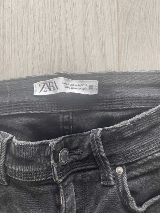 Blugi Zara Woman, marime 36, conditie excelenta