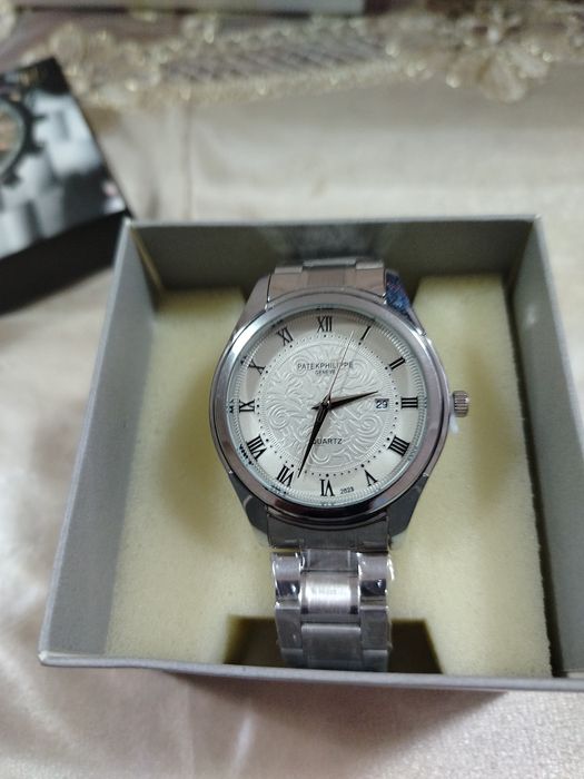 Продаётся часы новые