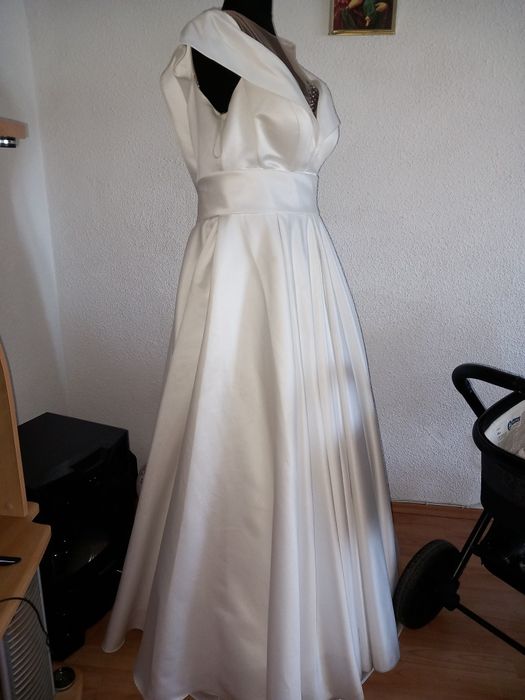Rochie mireasă pret 1500