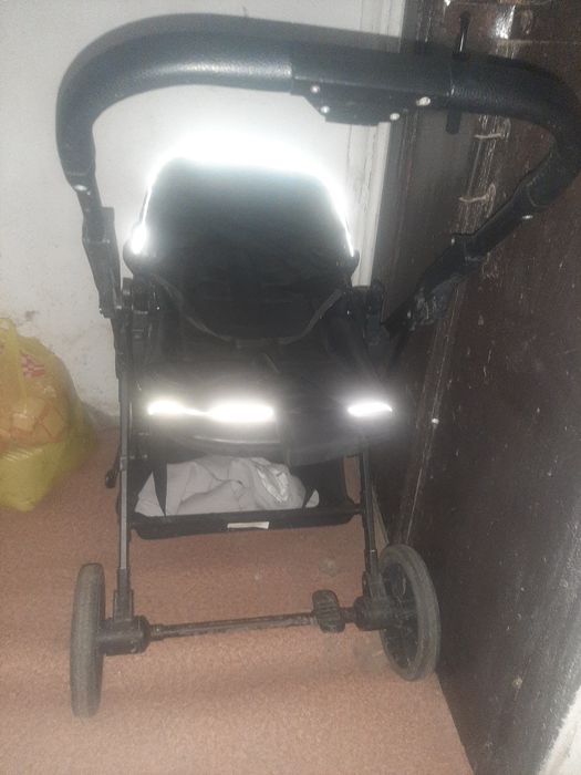 Коляска прогулочная