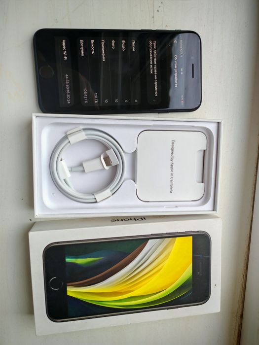 Iphone SE 128гб сатылады.