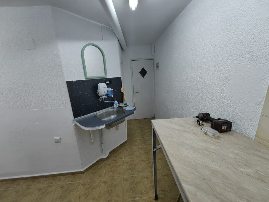 Дава се под наем Магазин в Ямбол, Боровец - 17 кв.м за 127.5 € - Снимка #8