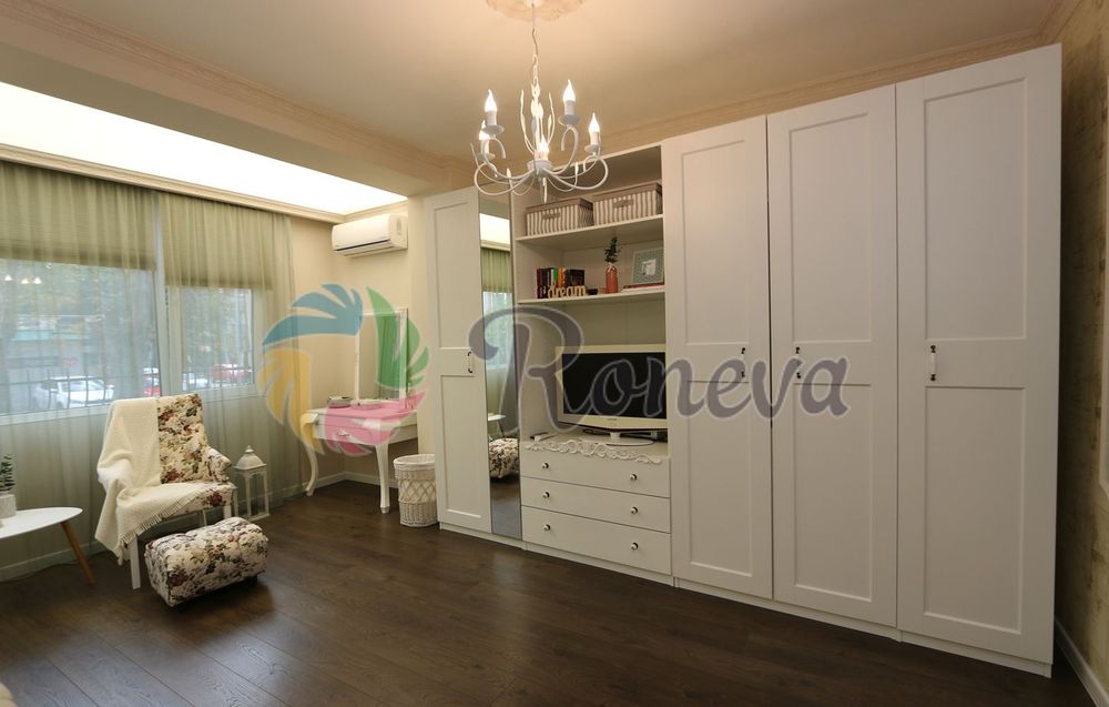 Дава се под наем Тристаен апартамент в Варна, Център - 100 кв.м за 1100 € - Снимка #9