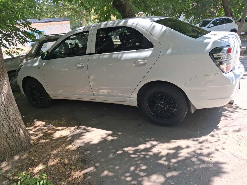 Cobalt avtomobil