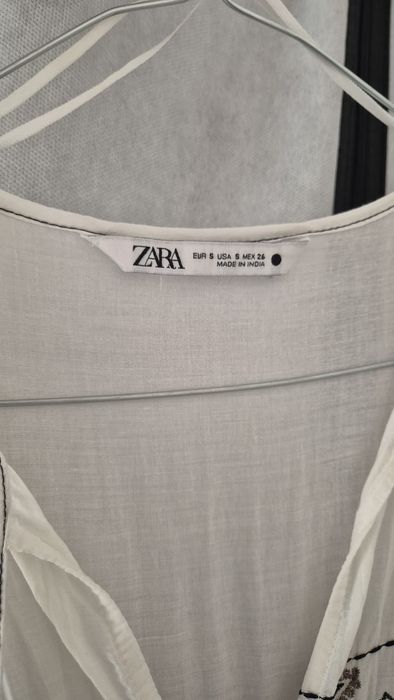 Rochie cu broderie ,Zara