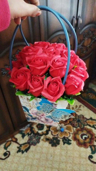 Sovunli gullar qoʻl mehnati