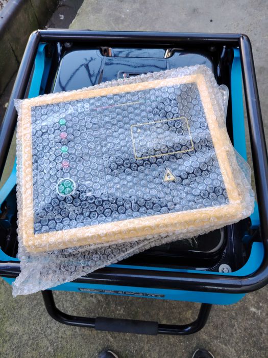 Бензинов монофазен генератор.