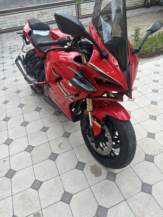 QJ Moto 600 SS.