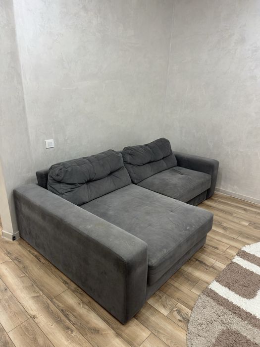 Угловой диван в современном стиле (серый)