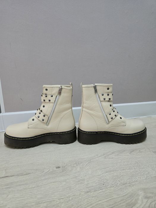 Продам новые сапоги 39 размера