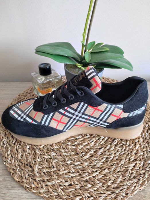 Нови Мъжки обувки 41 и 42