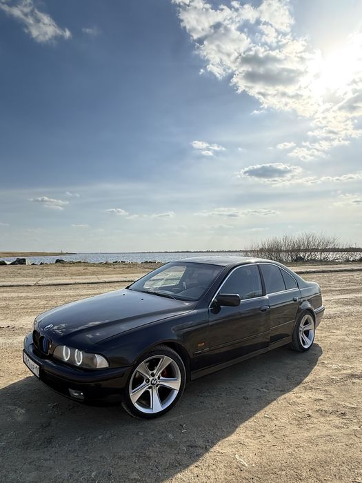 Продам BMW E39, 1997 года выпуска.