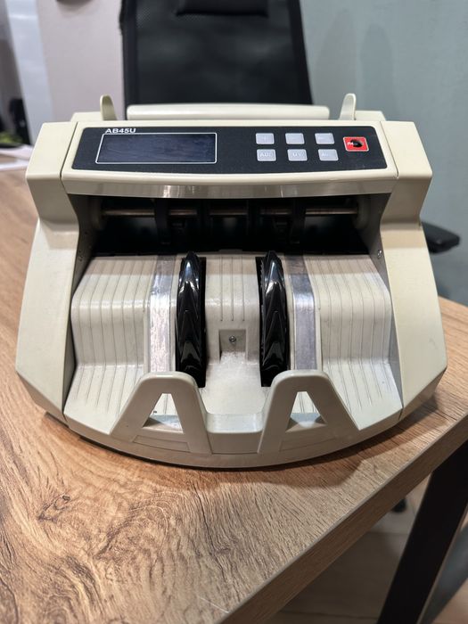 Счетная машинка для денег