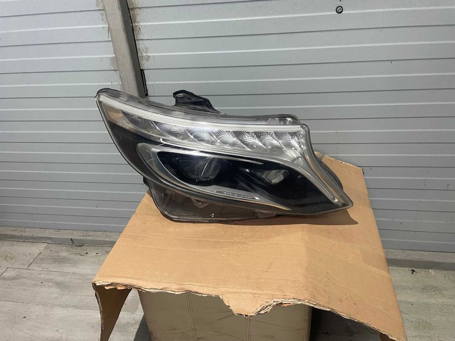 Far dreapta Mercedes Vito W447 ILS f204 f206 V CLASS Cod A4479060201