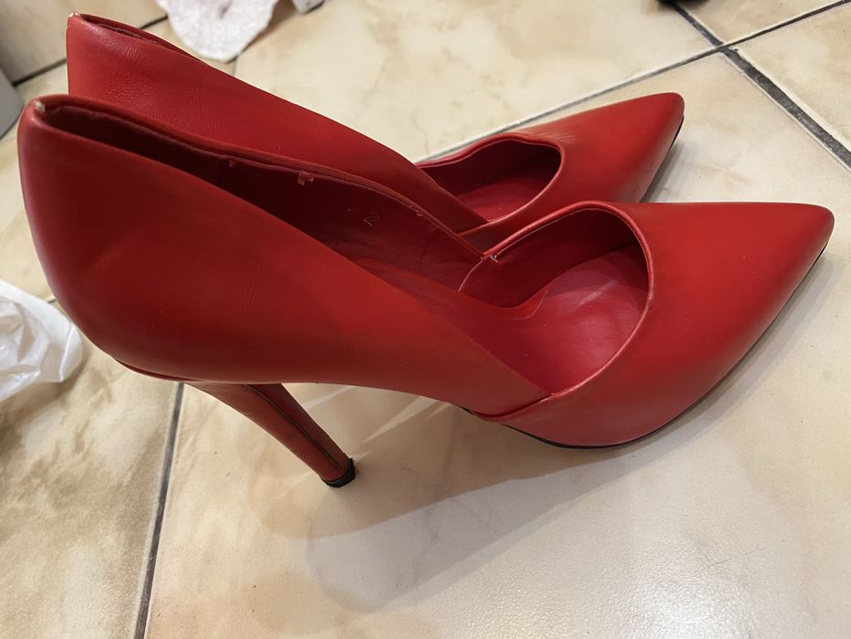 Красные туфли б/у