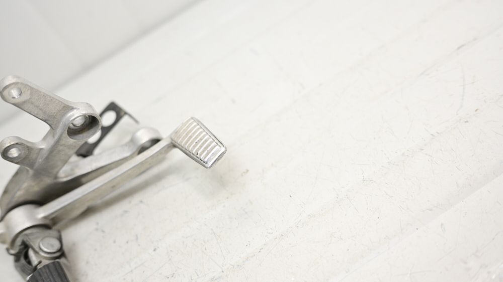 Suport Scarita Fata Dreapta Cu Pedala Frana Spate Honda CBR 929 2000