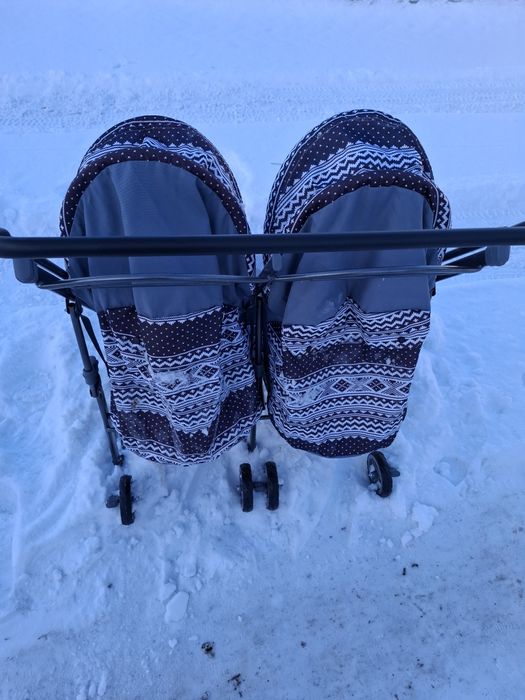 Продам санки для двойни