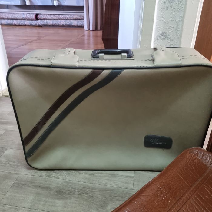 Советские чемоданы в 3 микрорайоне