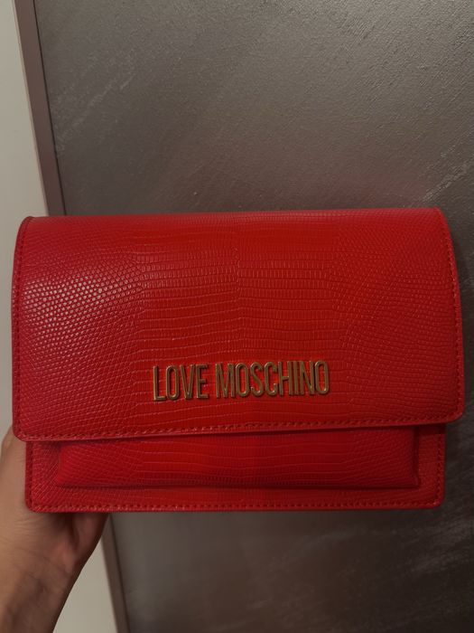 Нова чанта Love Moschino