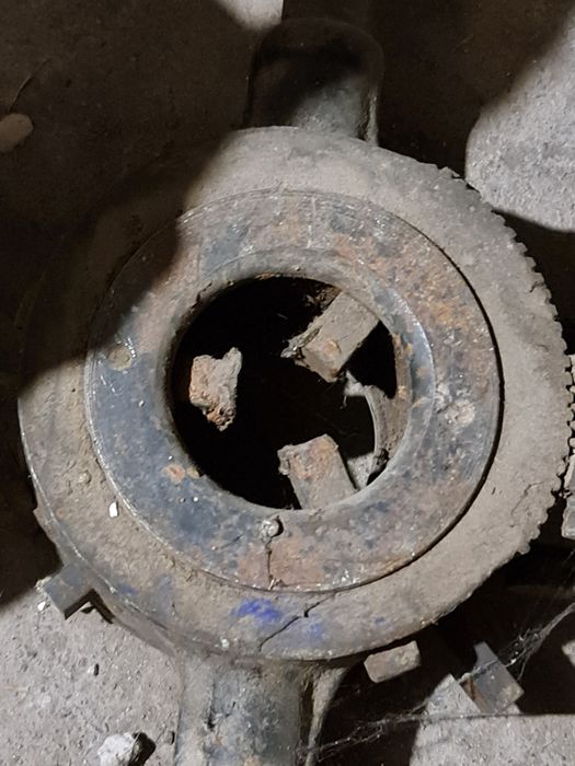 Лерка с плашками Метчикодержатель СССР внутренний диаметр 60 мм