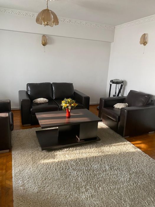 Set living canapea, 2 fotolii si masa
