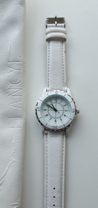 Нов ръчен часовник Elancyl