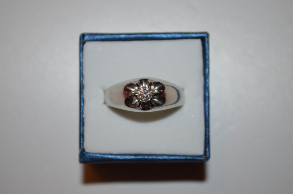 INEL AUR alb 18K + 1 Diamant = 0.30CT. - VS1 - Barbati - Mar 66 - 9.7g !