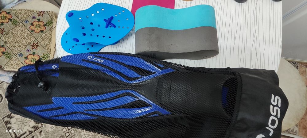 Продам набор для плавания (колобашка, ласты, лопатки))