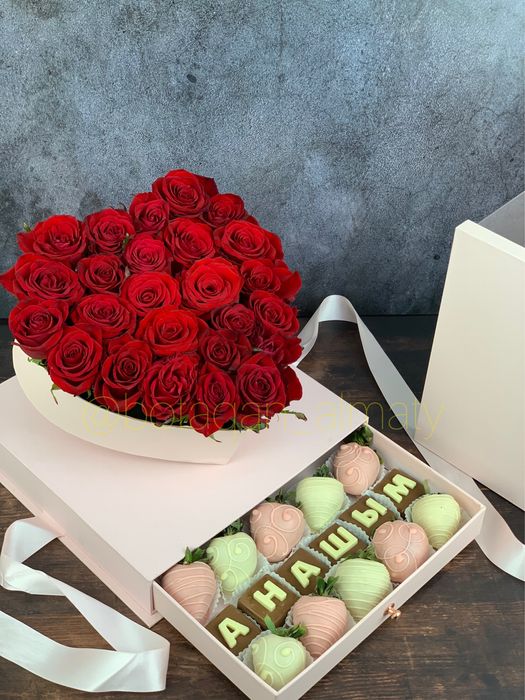 Клубники в шоколаде , финики в шоколаде, букеты, подарки