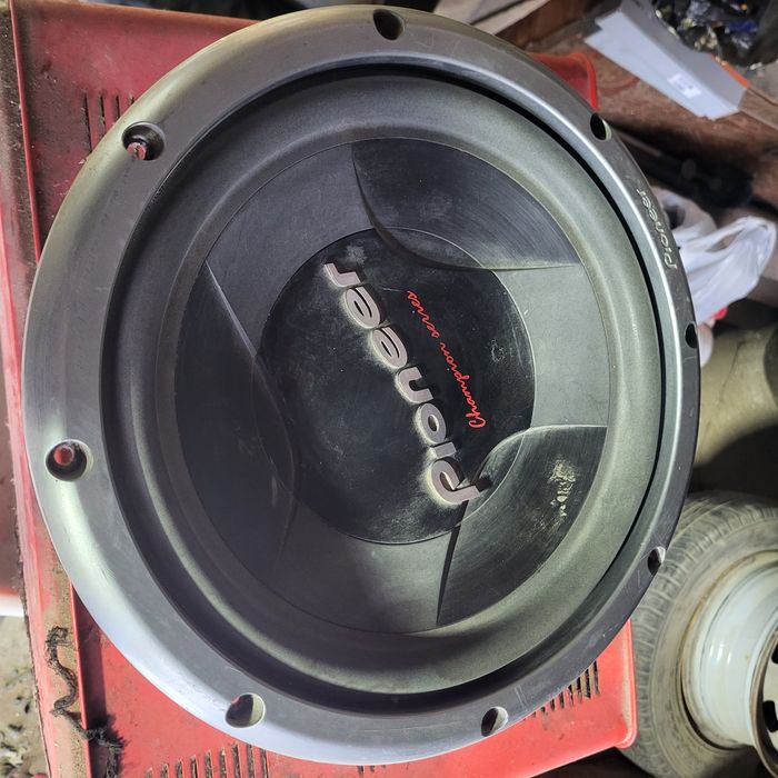 Продам сабвуферы и исилители