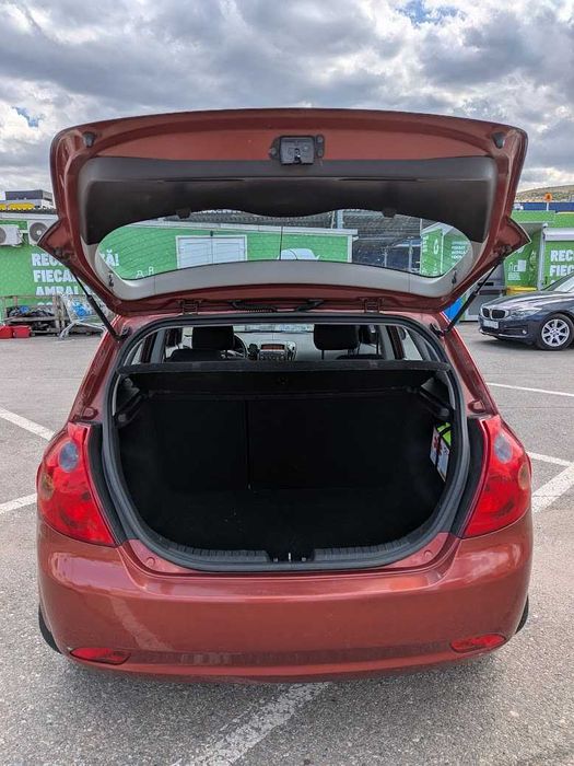 Kia Cee'd 1.4 Benzină 107 CP | 2008 | 200.000 km | ITP 2027