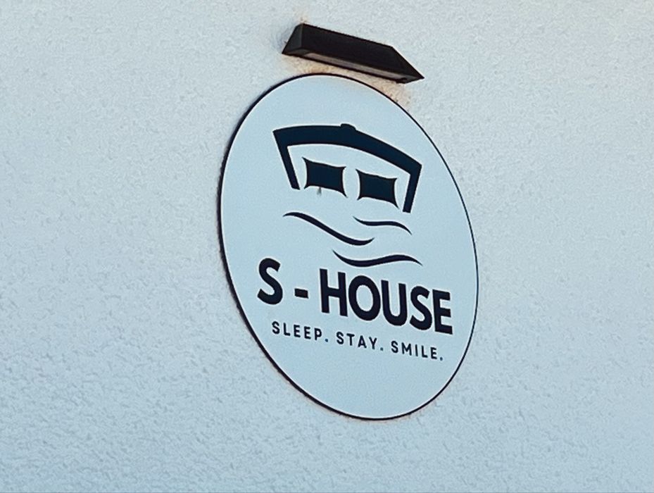Cazare Avrig S-HOUSE Apartament Spatios cu Terasă Privată si Parcare