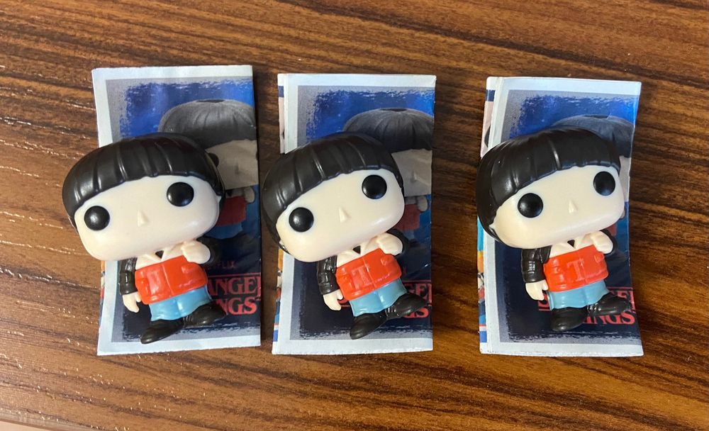 Фигурки из kinder joy stranger things