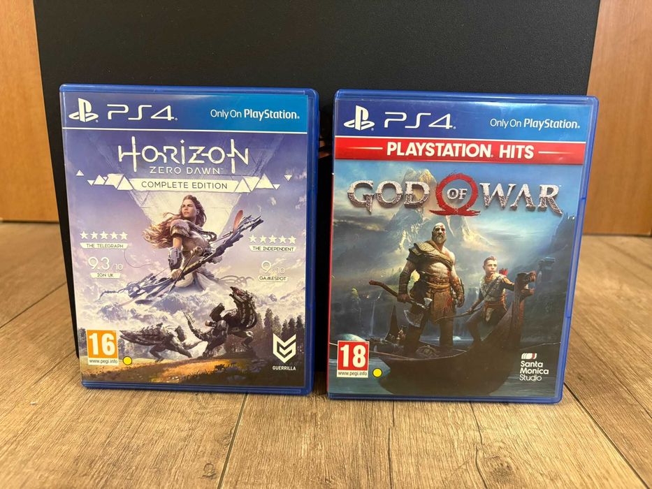 PS4 Pro 1TB CUH-7216B + 2 контролера + 2 игри
