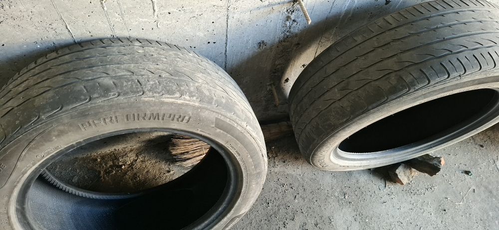 Продам  летние шины на 17/215/55