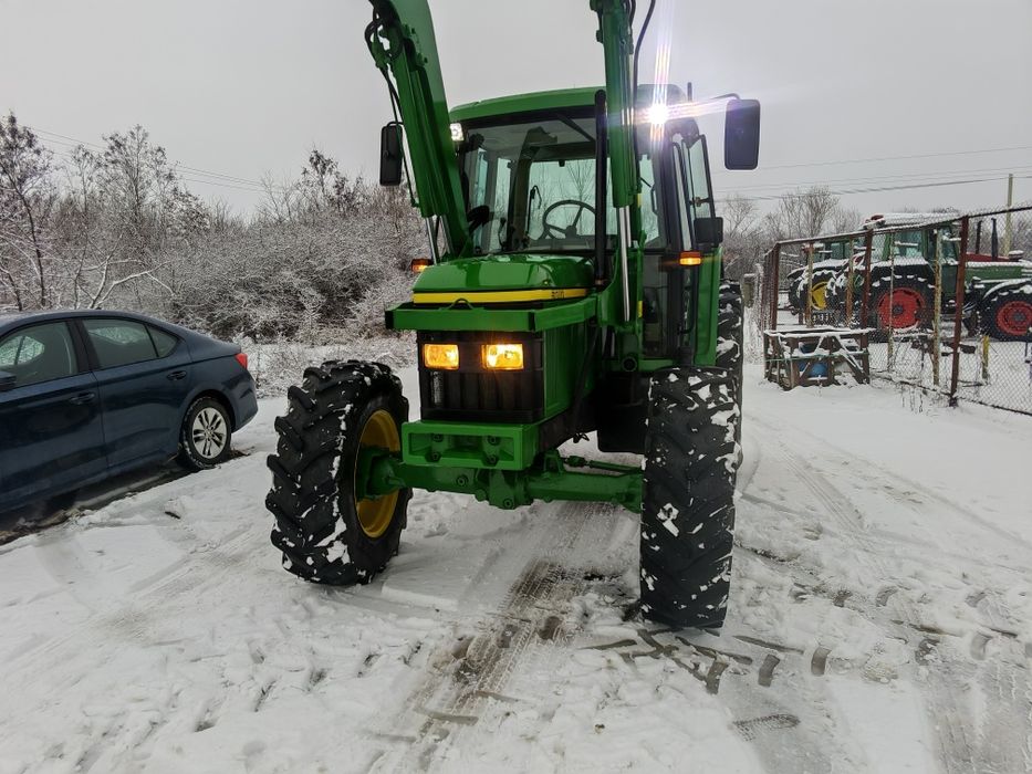 Tractor John Deere 6010 cu încărcător frontal