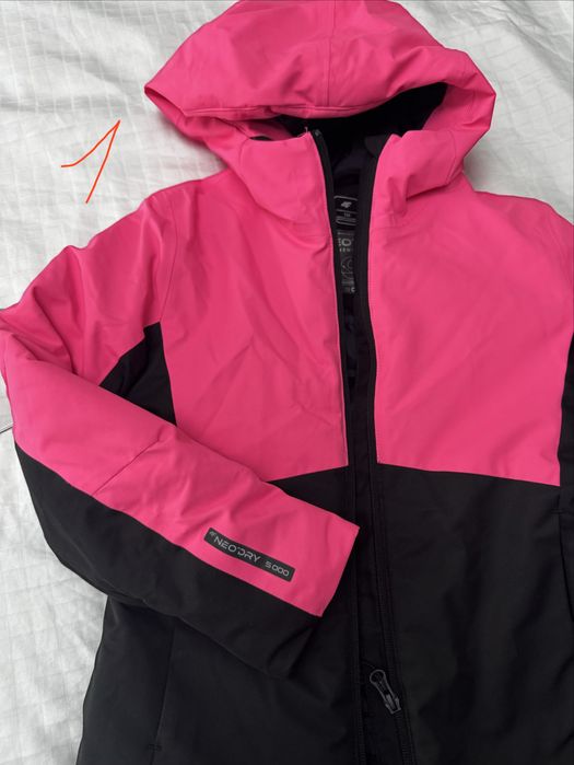 Pantaloni, geaca de ski