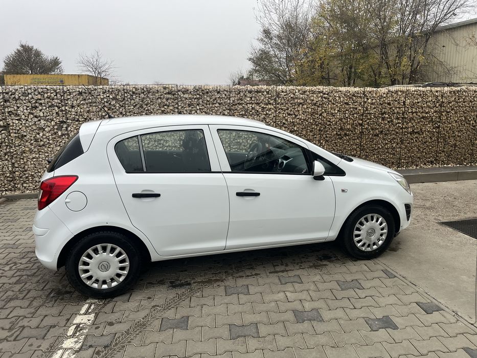 Masina Opel Corsa D