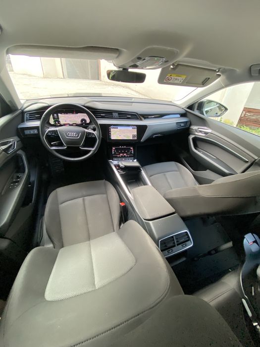 Audi E-tron!Ауди Е-трон!