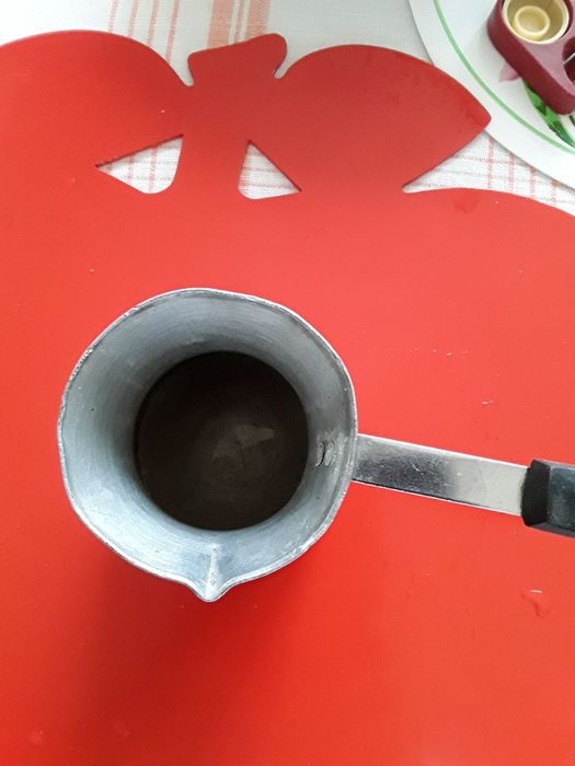 Купа метална,,джезве и щипка