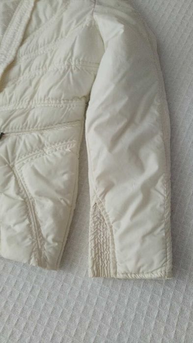 Елегантно бяло дамско яке и сако