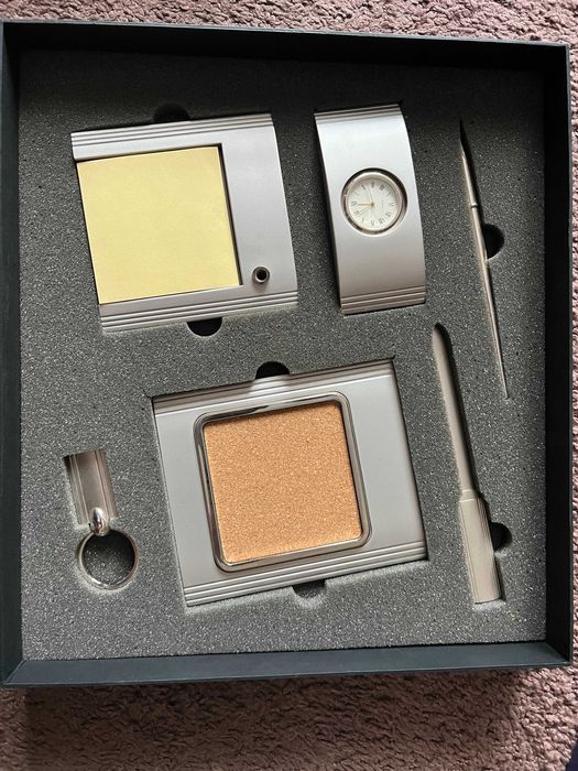 Set birou din metal cu 6 componente