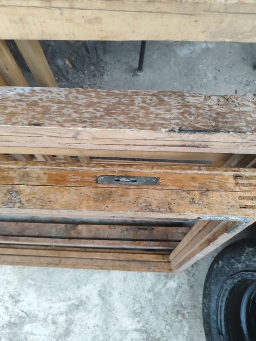 Продам деревянные оконные рамы без стекол