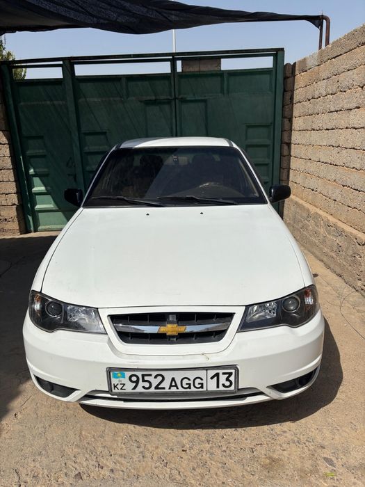 Продам машину Нексия 2