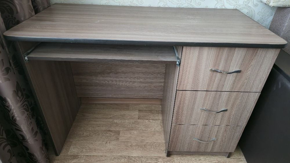 Продам стол, компьютерный, письменный, школьный