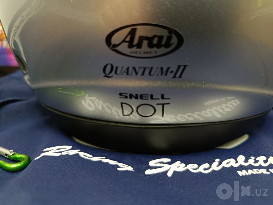 Это высокачественый мото шлем от Японского бренда ARAI QUANTUM 2