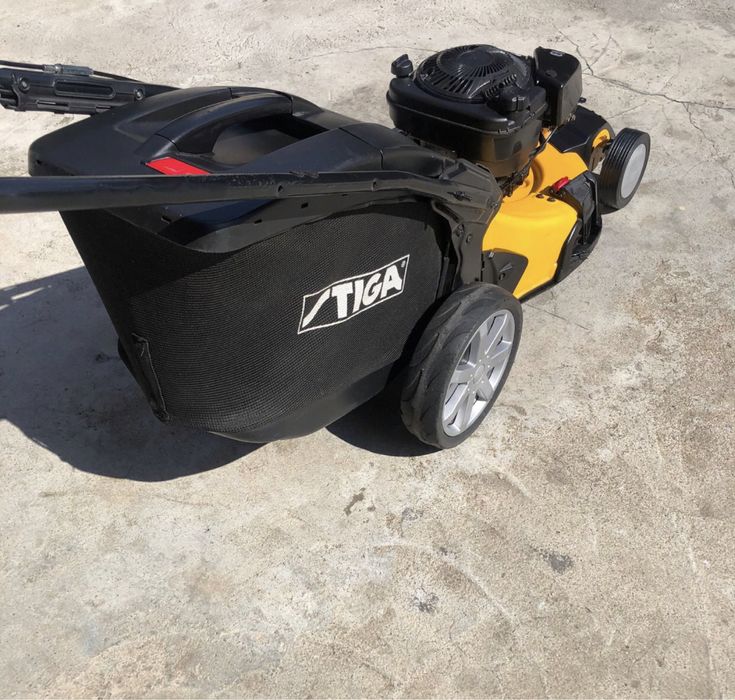 Masina de tuns iarba Briggs Stratton Stiga