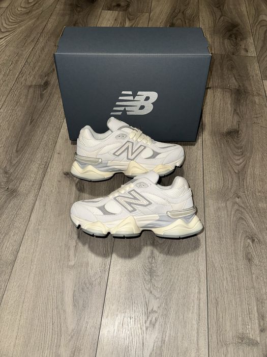 New Balance  9060