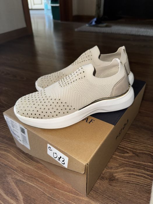 Кроссовки без шнурка