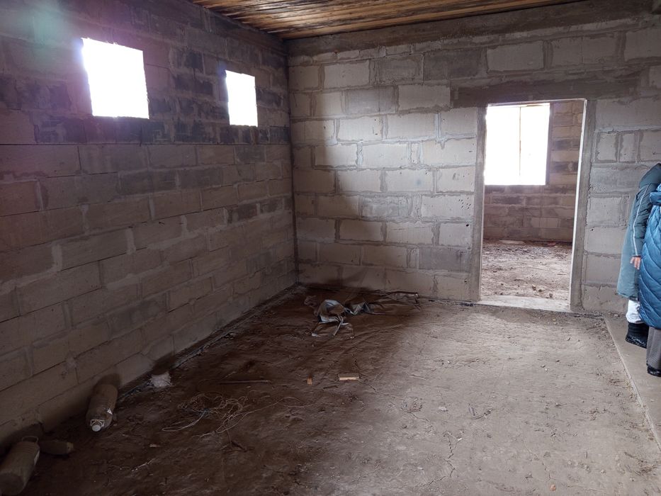 Продам дом не достроены